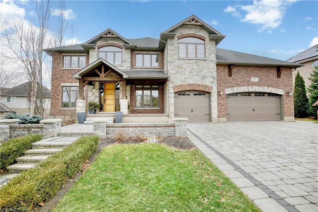 877 Thomas Slee Drive