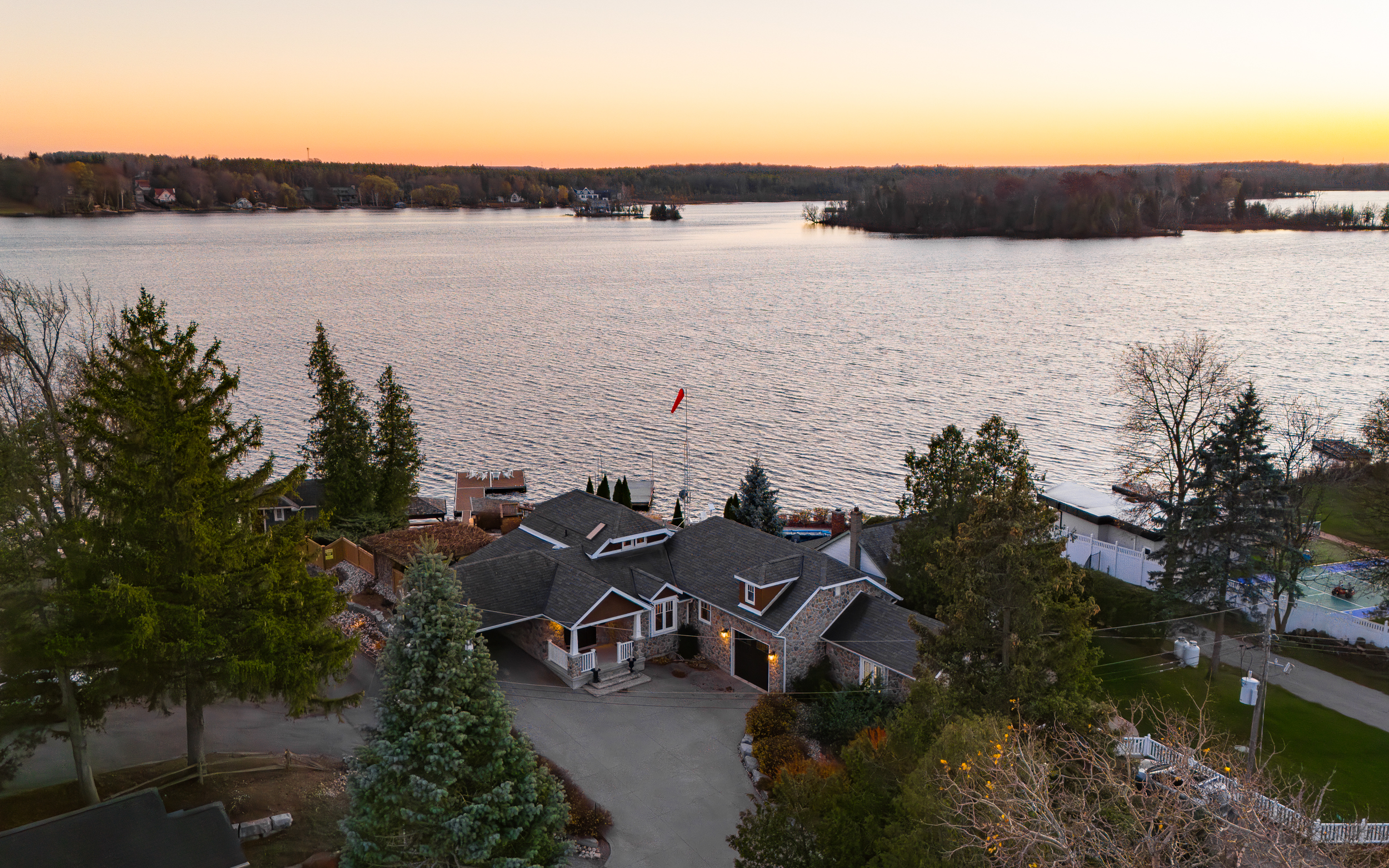 9 Lake Avenue E