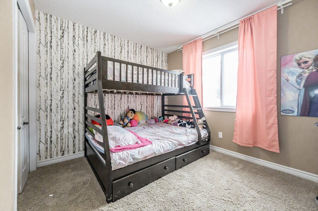 628 Crawford Crescent, Woodstock