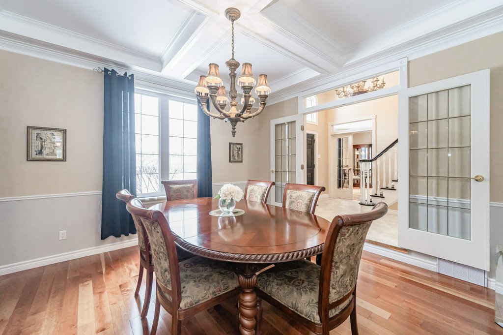 552 Paradise Crescent, Waterloo