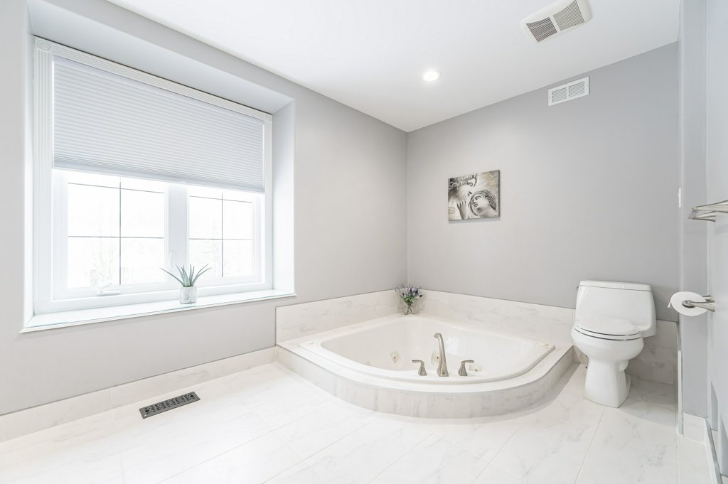 552 Paradise Crescent, Waterloo