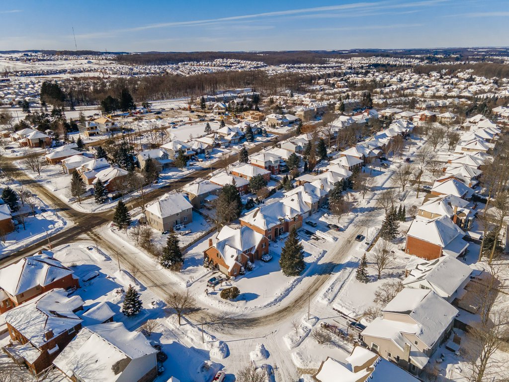 552 Paradise Crescent, Waterloo