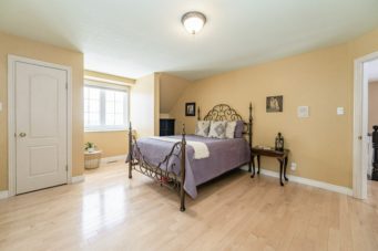 552 Paradise Crescent, Waterloo