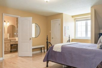 552 Paradise Crescent, Waterloo