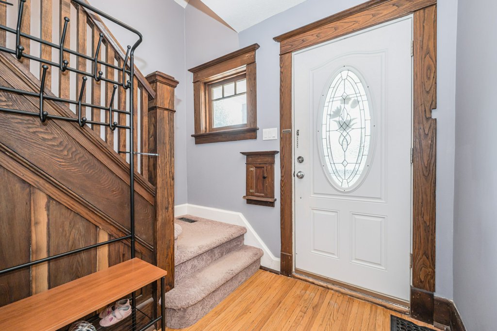 346 Victoria Street South