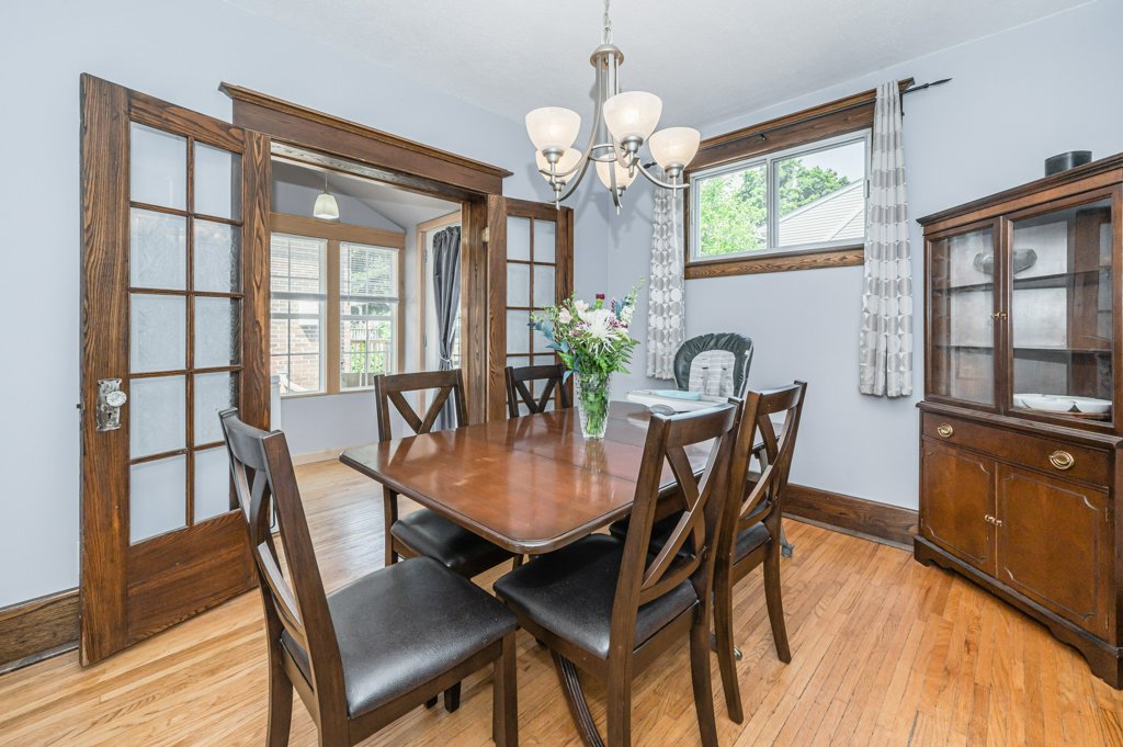 346 Victoria Street South