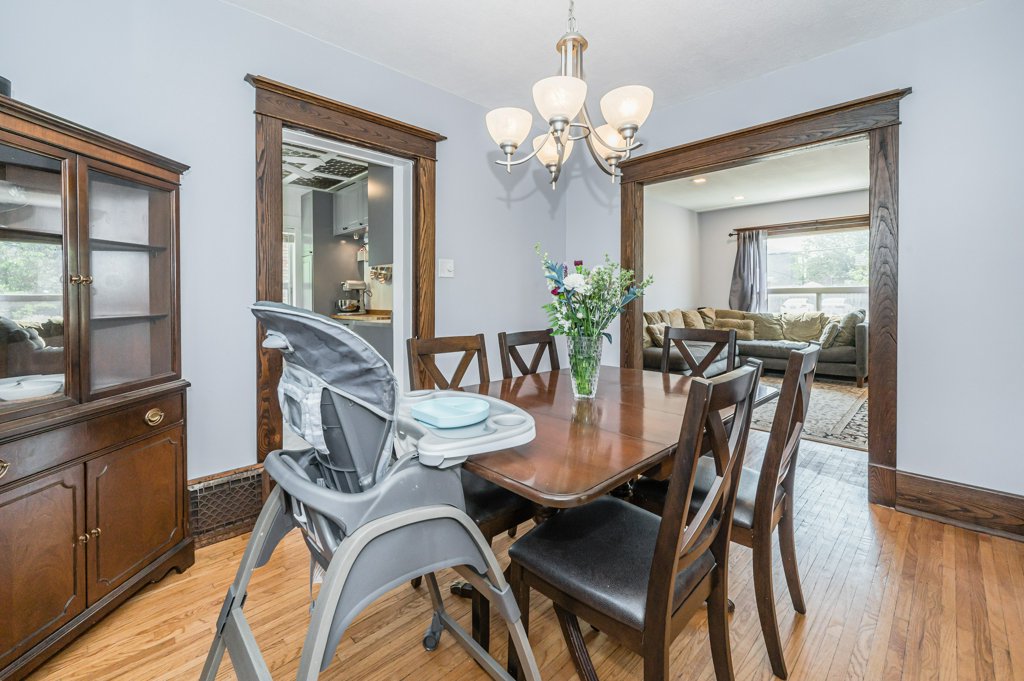 346 Victoria Street South