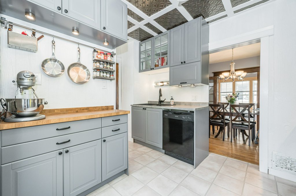 346 Victoria Street South