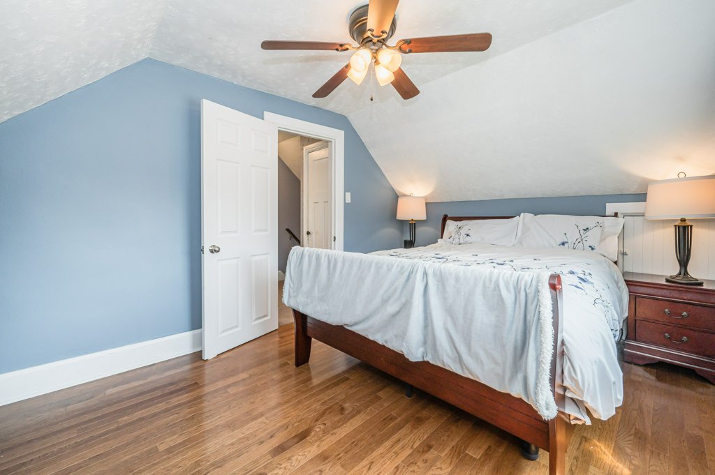 346 Victoria Street South