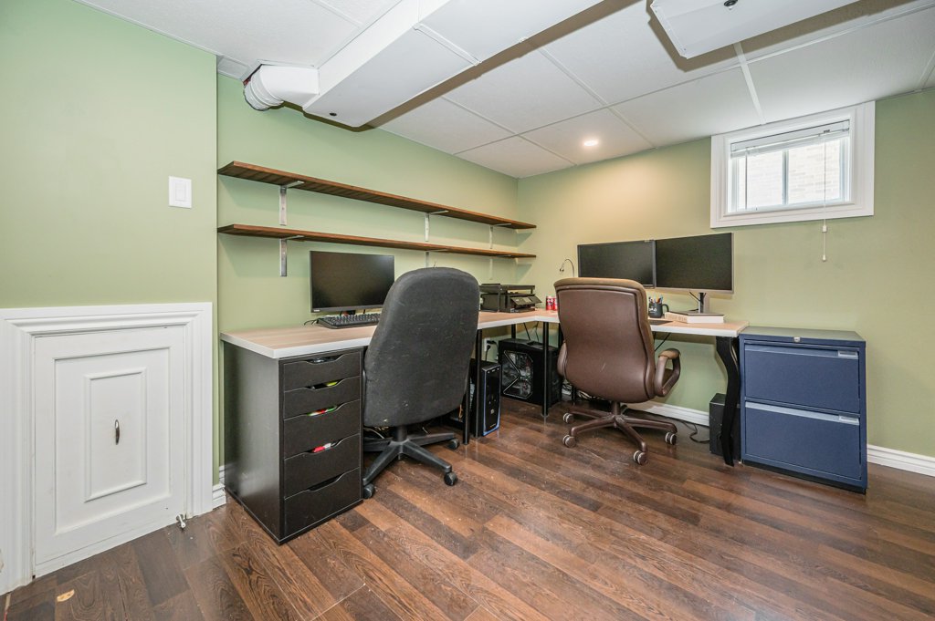 346 Victoria Street South