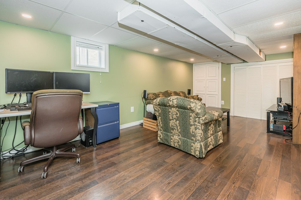 346 Victoria Street South