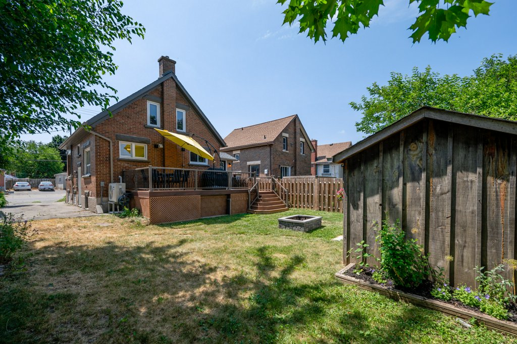 346 Victoria Street South