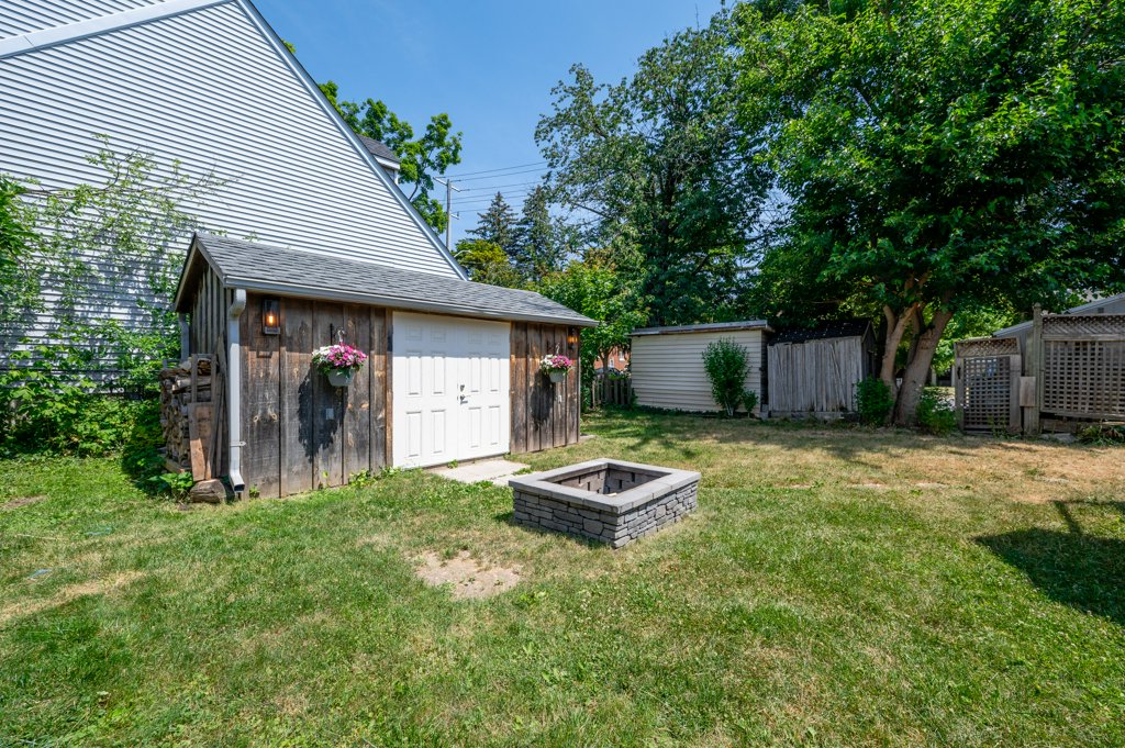 346 Victoria Street South