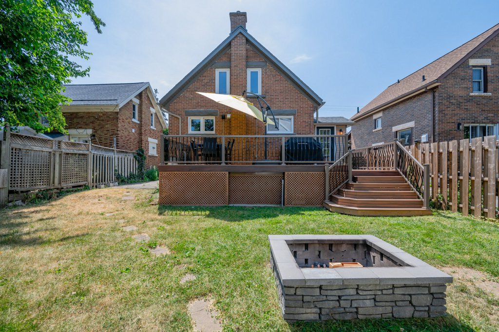 346 Victoria Street South