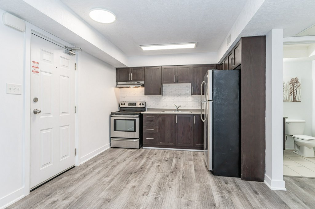 8B-185 Windale Crescent