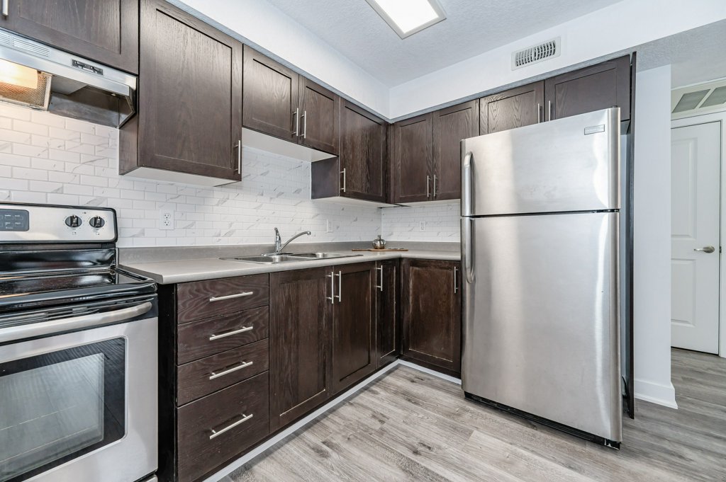 8B-185 Windale Crescent