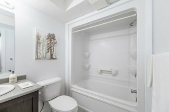 8B-185 Windale Crescent