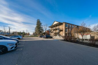 8B-185 Windale Crescent