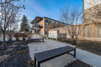 8B-185 Windale Crescent