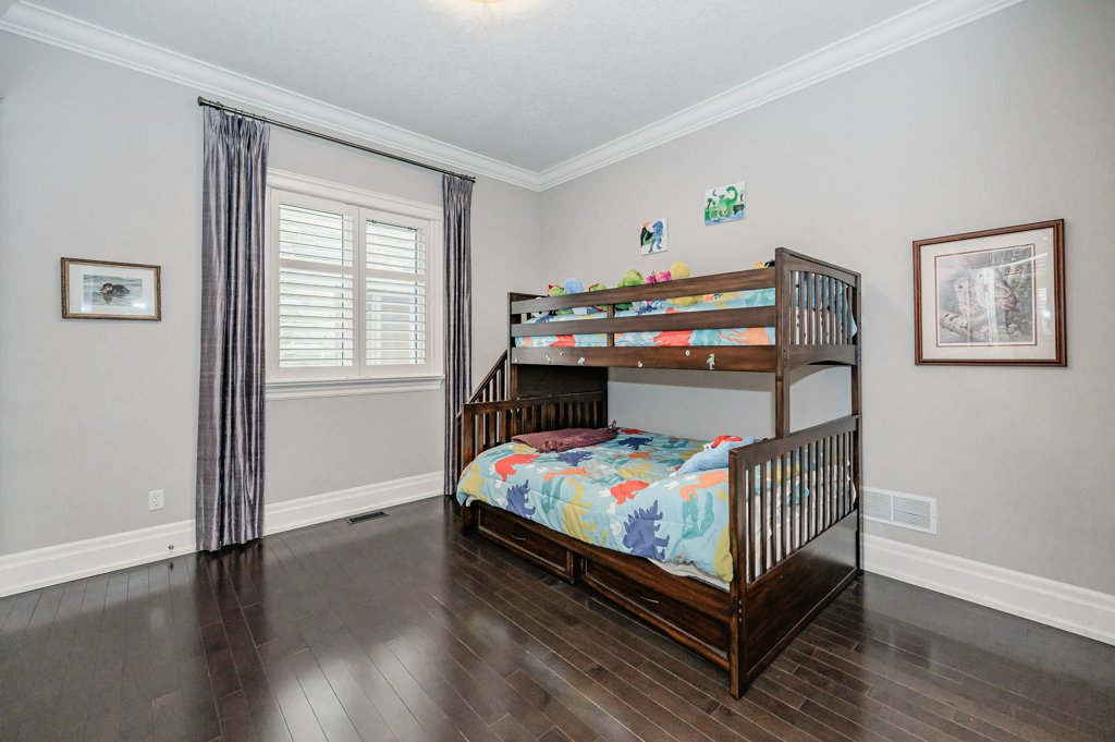 290 Terrace Wood Crescent