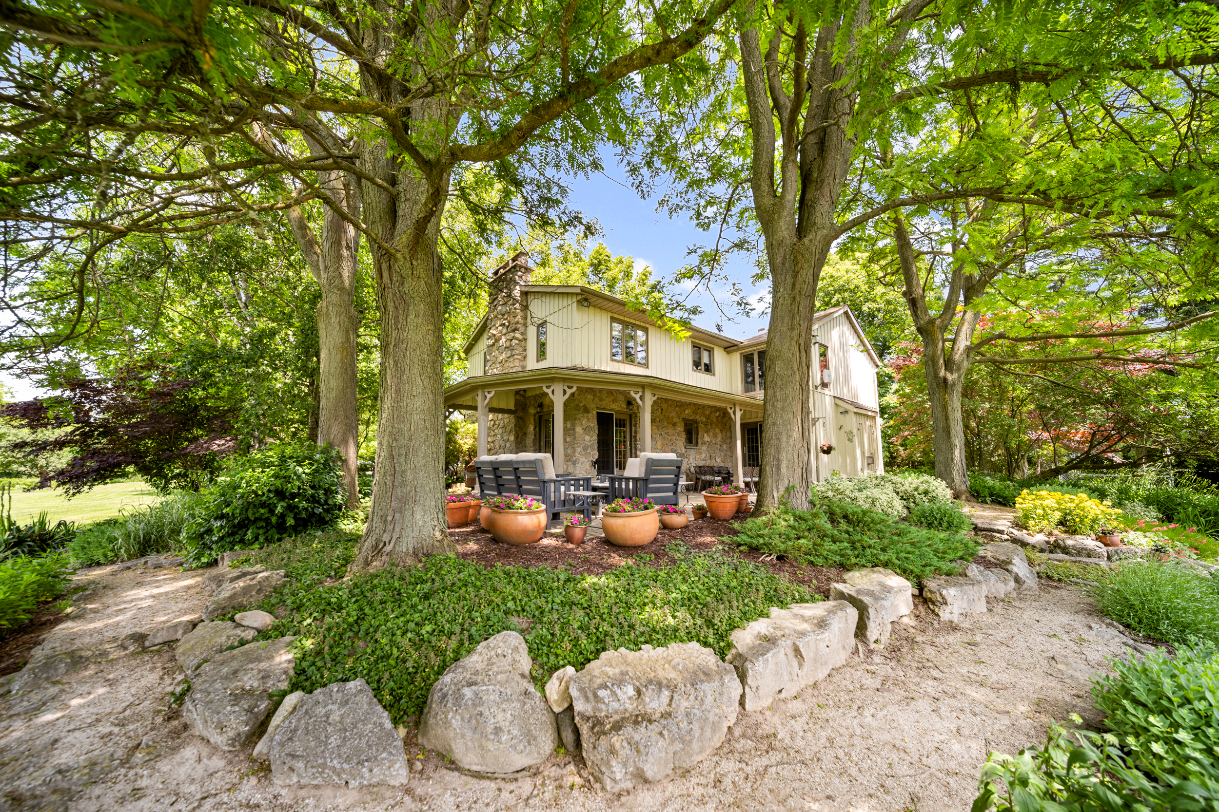 7306 Wellington Road 21, Elora