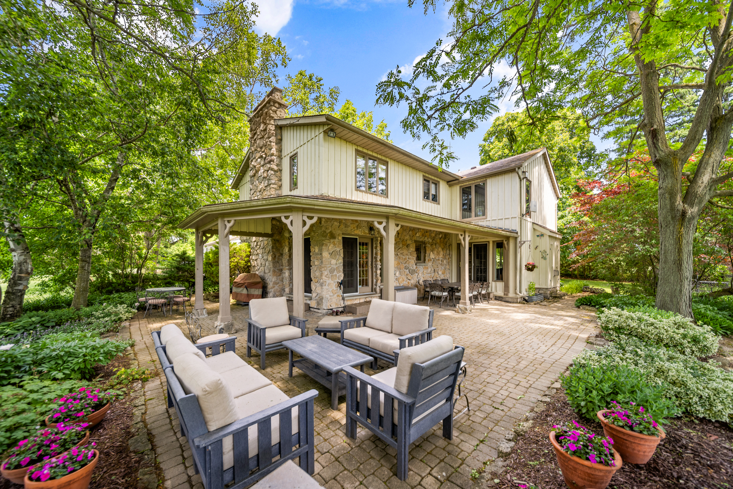 7306 Wellington Road 21, Elora
