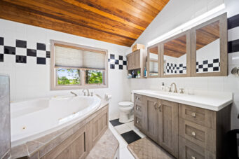 7306 Wellington Road 21, Elora