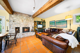 7306 Wellington Road 21, Elora