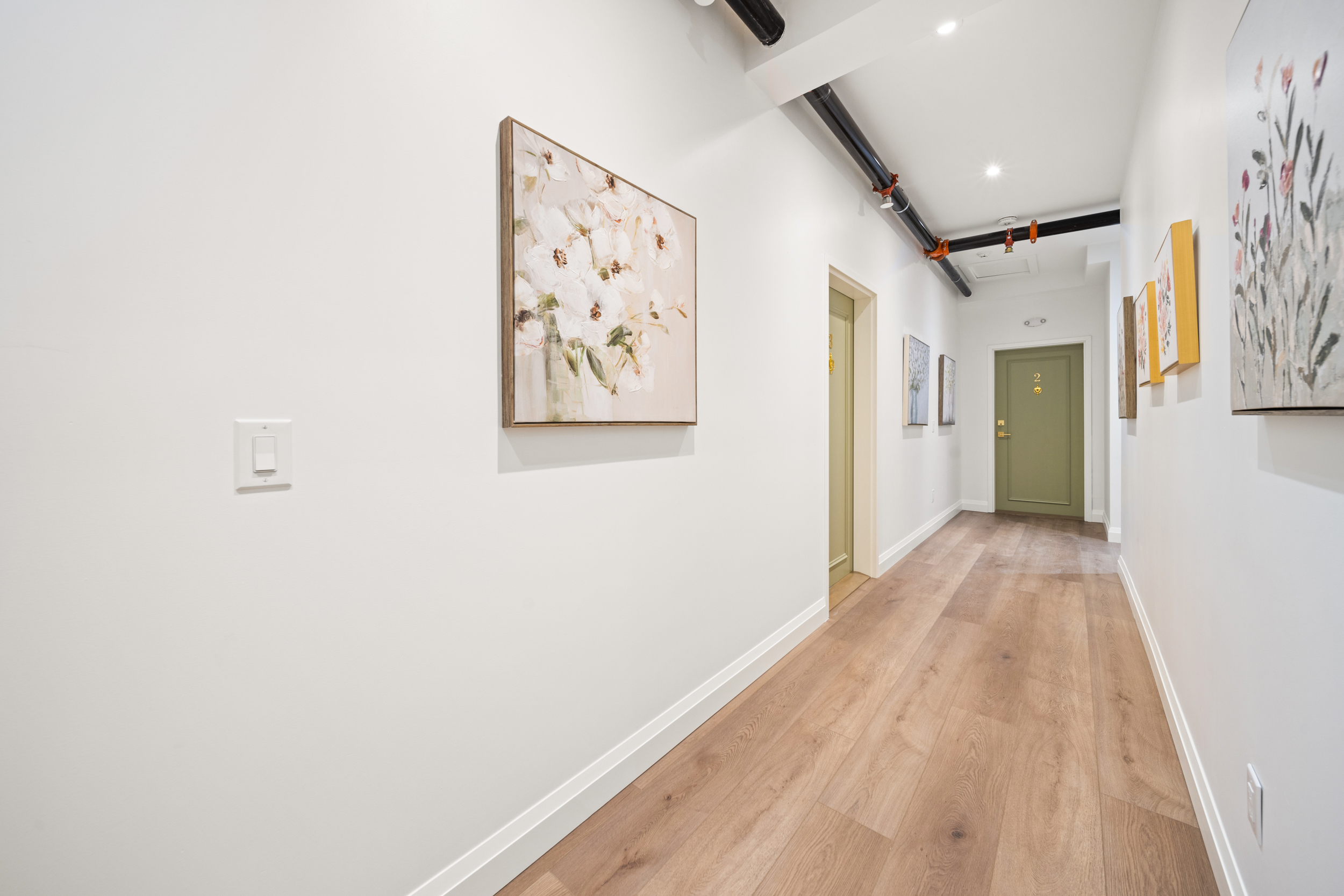 #6-153 Main Street E