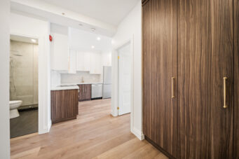 #6-153 Main Street E