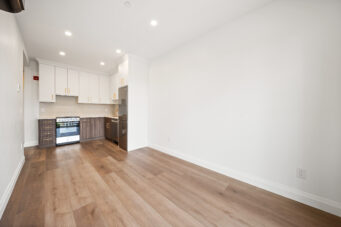 #6-153 Main Street E