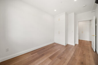 #6-153 Main Street E