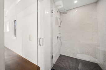 #7-153 Main Street E
