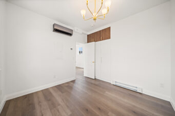 #7-153 Main Street E