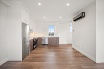 #7-153 Main Street E