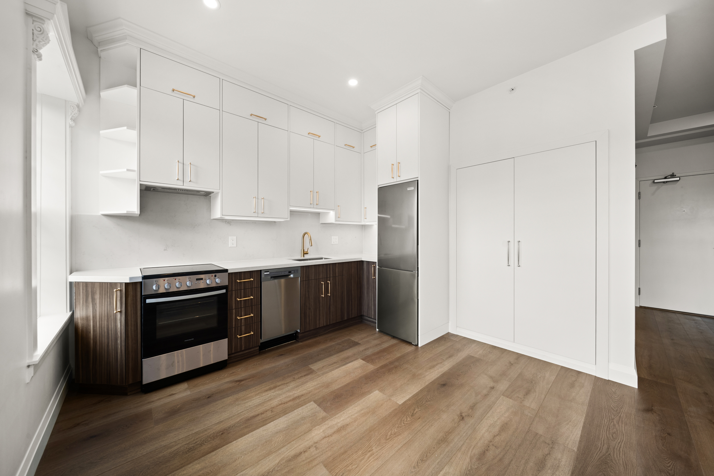 #3-153 Main Street E