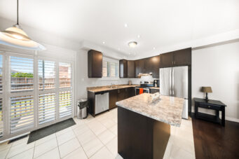 10 Barlow Place