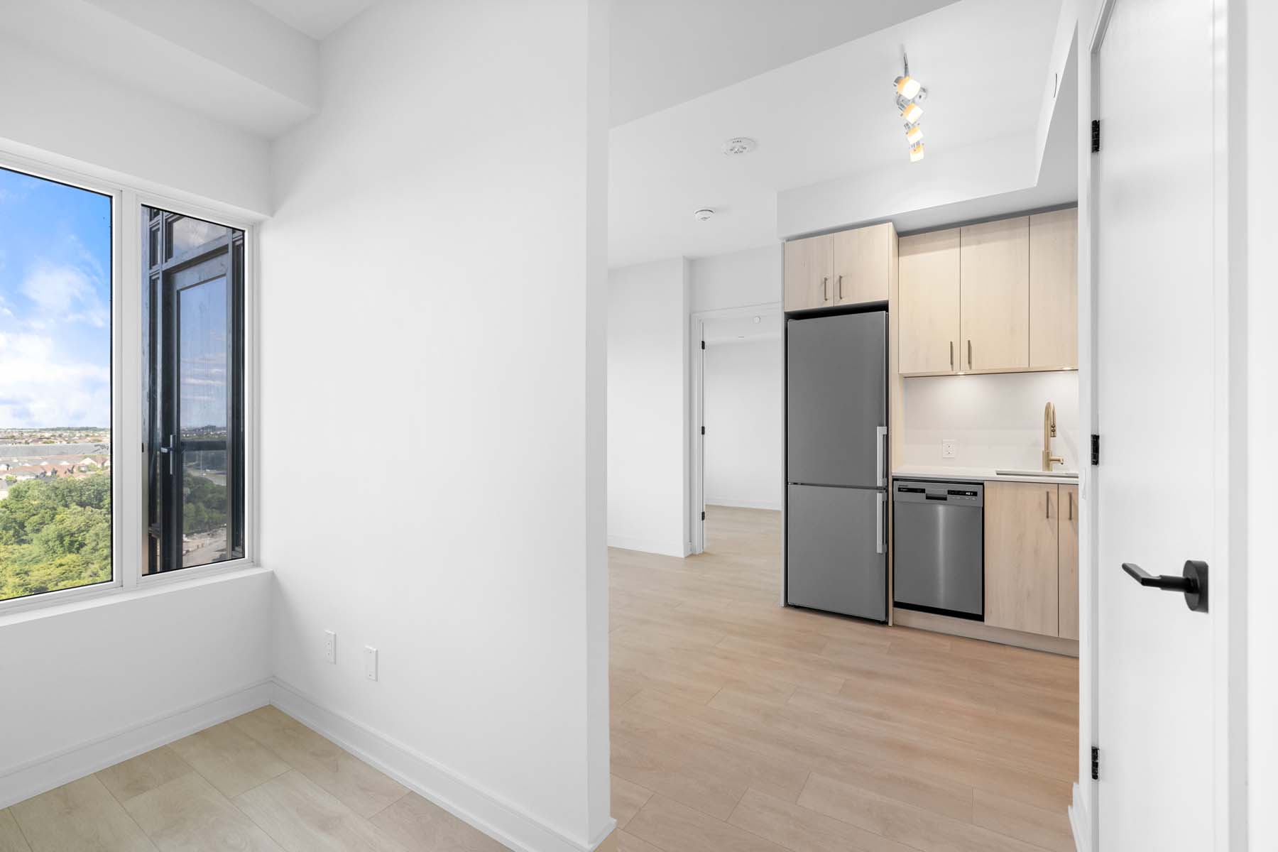 #1009-8010 Derry Road
