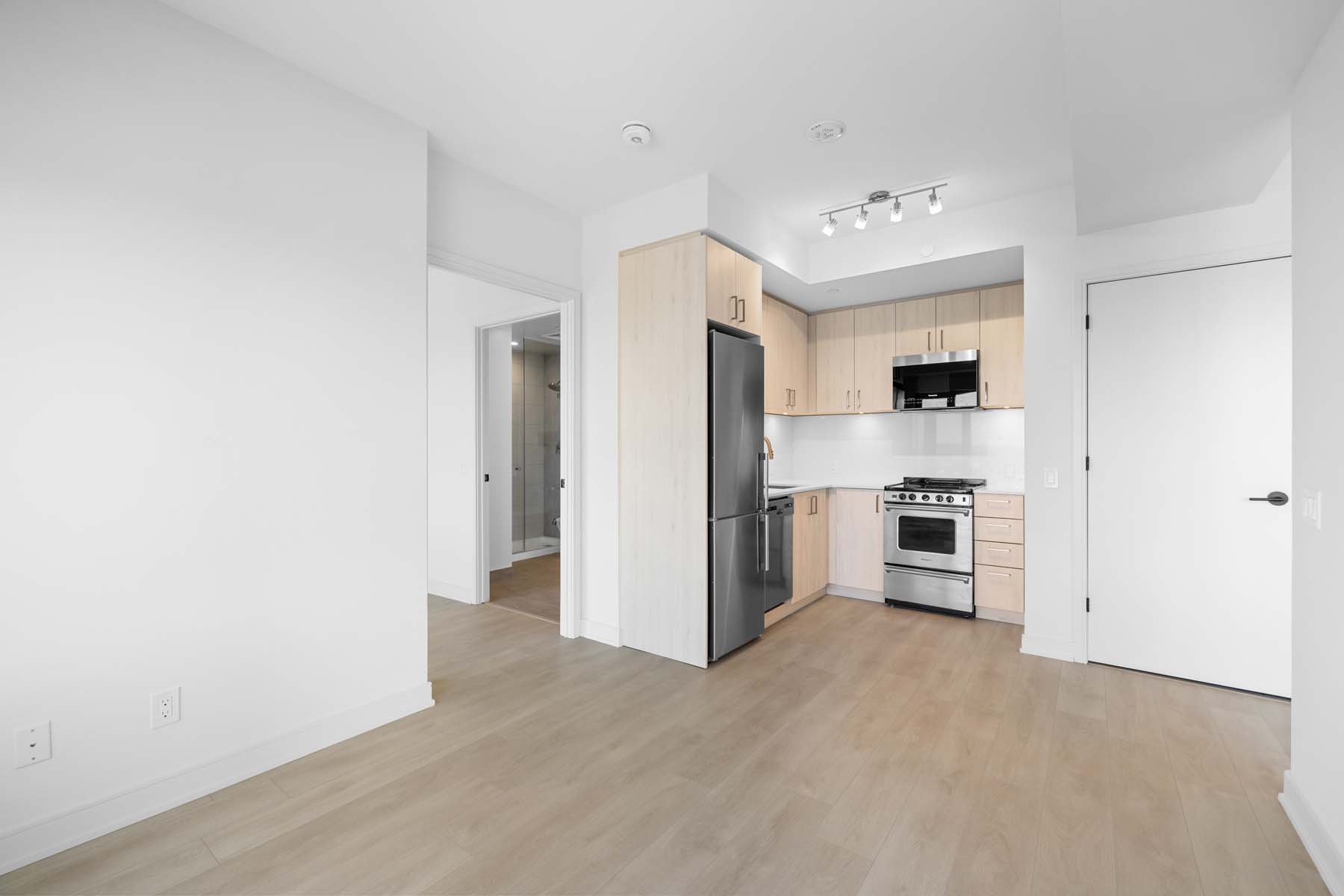 #1009-8010 Derry Road