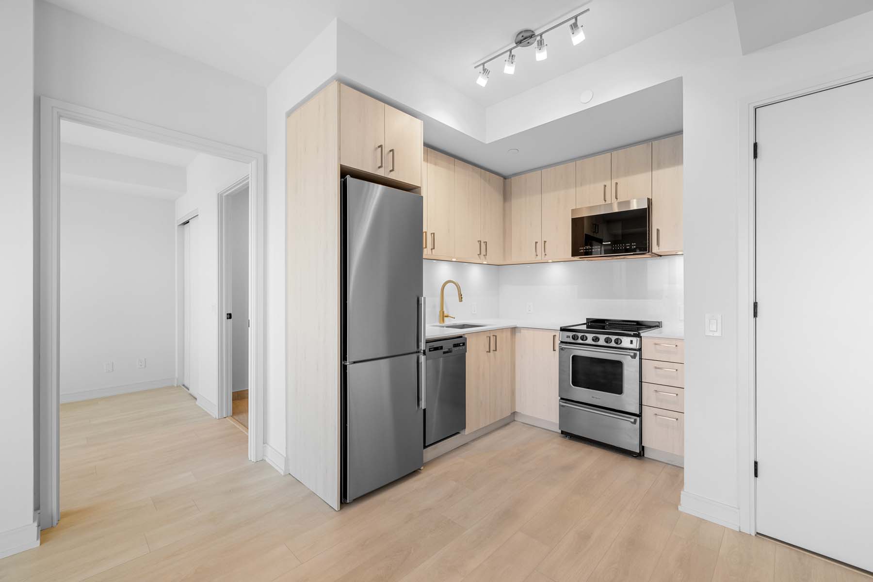 #1009-8010 Derry Road