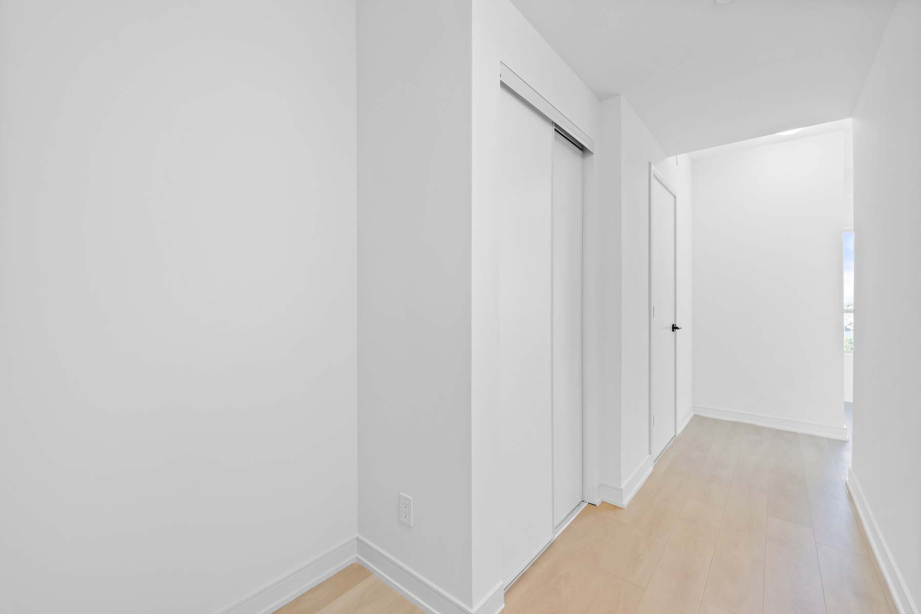 #1009-8010 Derry Road