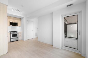 #1009-8010 Derry Road