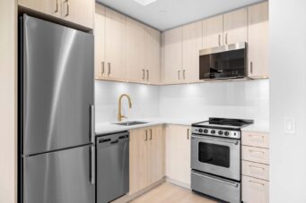 #1009-8010 Derry Road