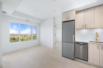 #1009-8010 Derry Road