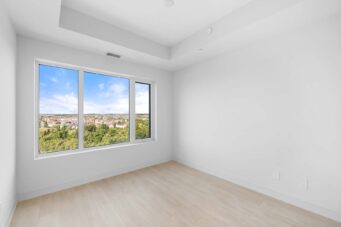 #1009-8010 Derry Road