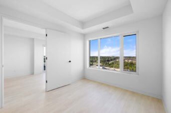 #1009-8010 Derry Road
