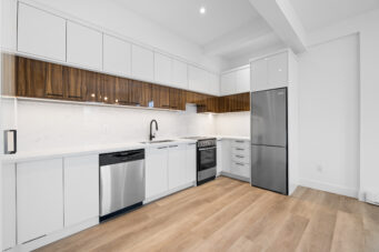 #304-163 Main Street E