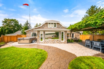 9 Lake Avenue E