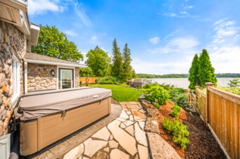 9 Lake Avenue E