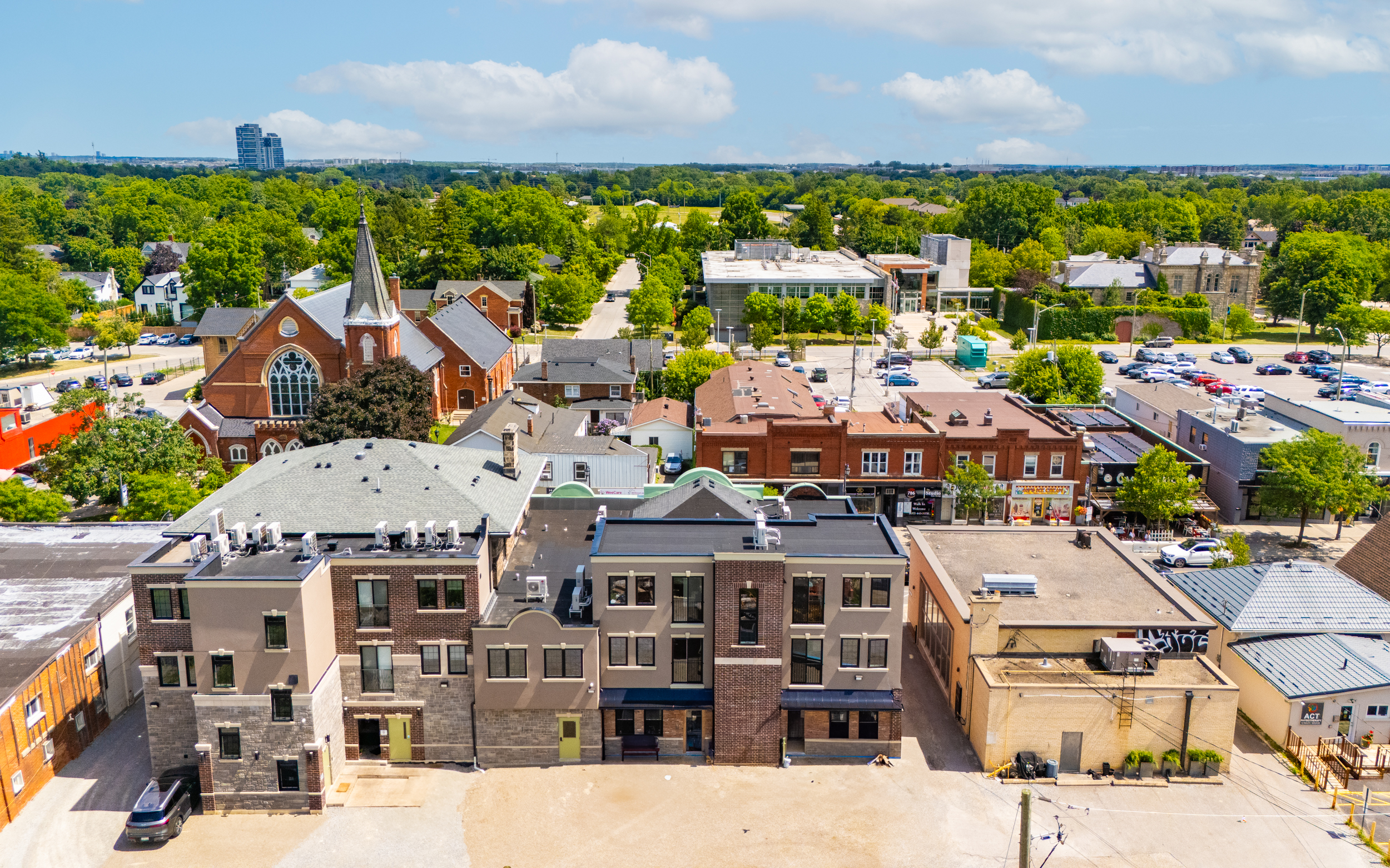 #1-153 Main Street E, Milton